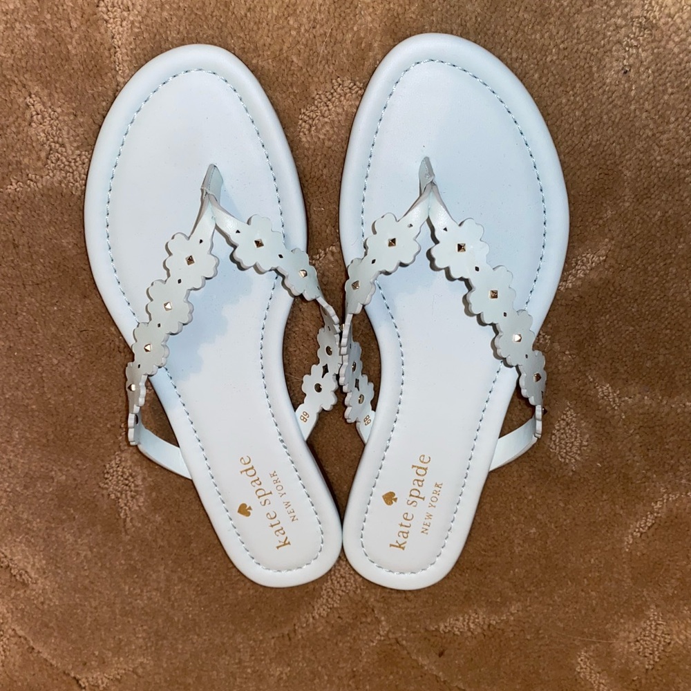 Kate Spade Daisy Sandals woman’s size 6. Never worn. No box.